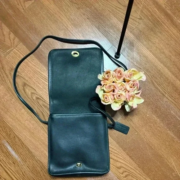 Vintage Coach Crossbody Bag#9620 - Picture 8 of 16